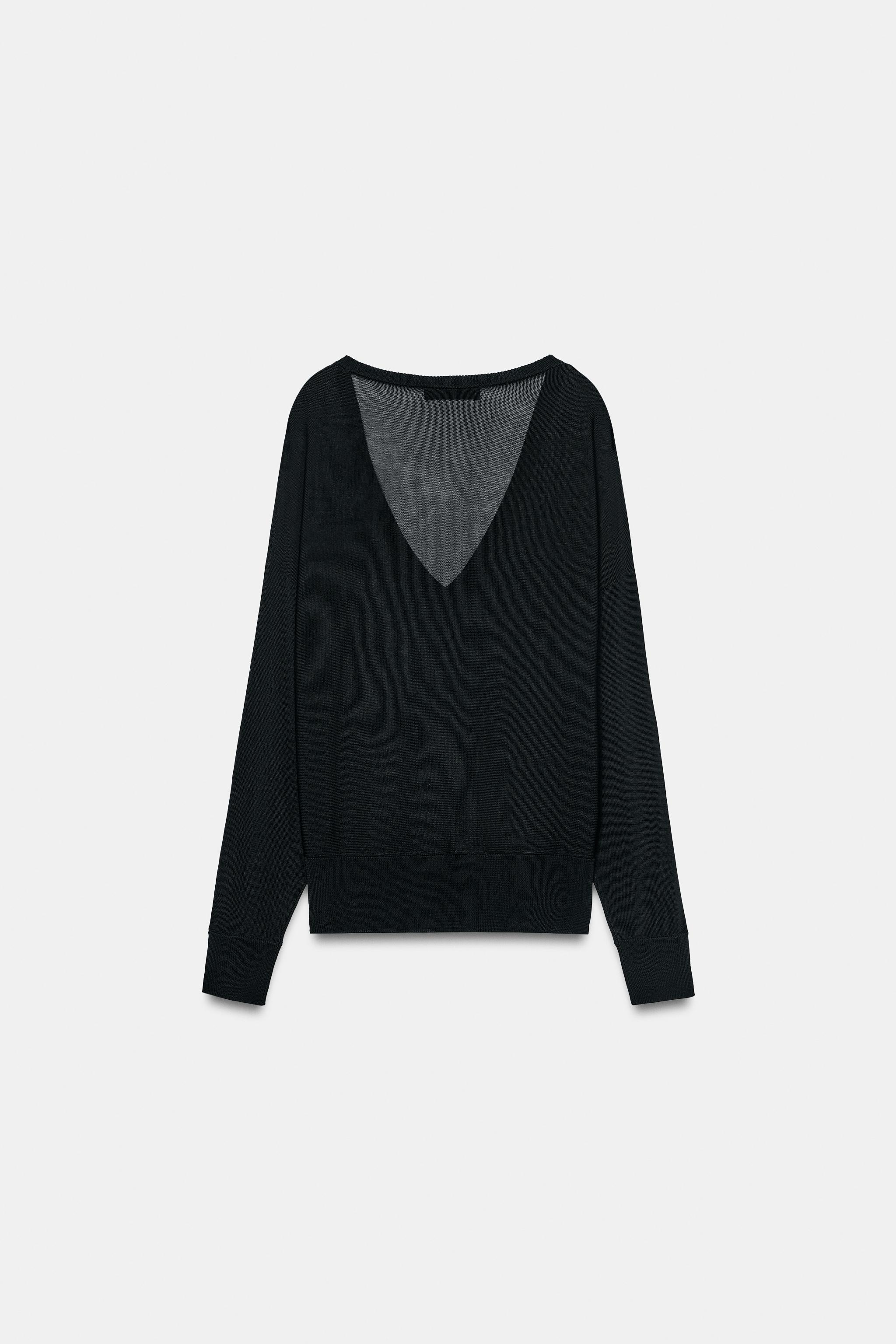 PULL EN MAILLE AVEC COL V